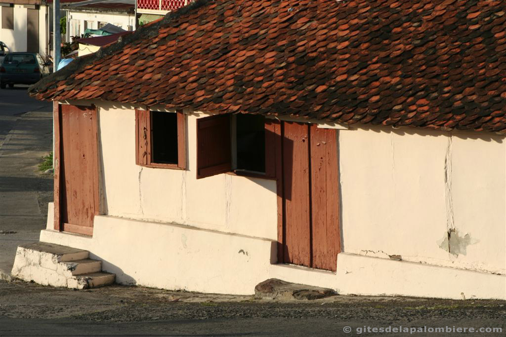 Case Anses d'Arlet bourg